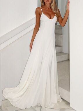 NEW WITH TAGS 🪽 white fox afterparty maxi dress